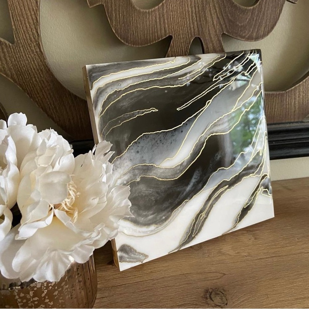 One of a kind resin canvas 8x8